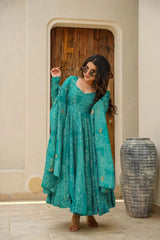 Women Green Bandhez cotton Kurta Pant and Dupatta set