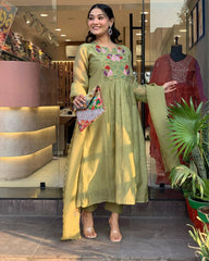 Women Green Cotton Embroidery Kurta Pant and Organza Dupatta set