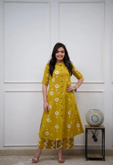 Women Yellow New Fashion Cotton Kurta Pant set