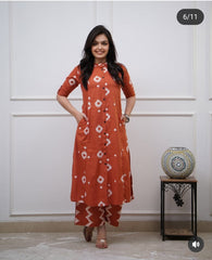 Women Orange New Fashion Cotton Kurta Pant set