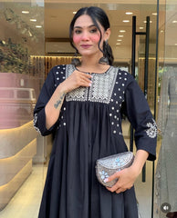 Women Black Cotton white Embroidery Kurta Pant set