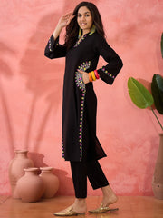 Women Black Cotton Embroidery Pocket Kurta Pant set