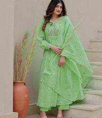 Women Green Super Dyeing Cotton Kurta Pant and Dupatta set
