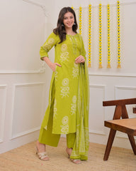 Women Green Cotton Discharge Print Kurta Pant and Dupatta set
