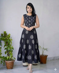 Women Black Leaves Cotton Top Skirt set