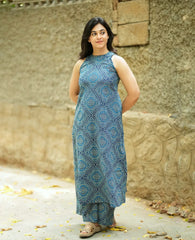 Women Blue Cotton Womanhood Squares Kurta Pant set