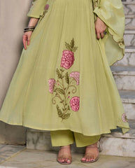 Women Green Cotton Embroidery Printx Kurta {ant and Dupatta set