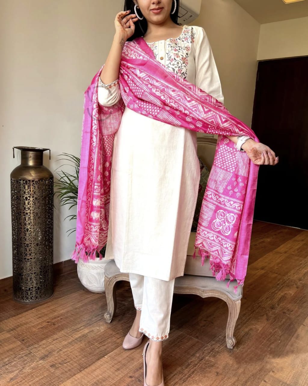 Women Off-White Handloom Cotton Kurta Pant and Dupatta set