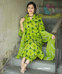 Women Cotton Green Gulnaar Kurta Pant and Dupatta set