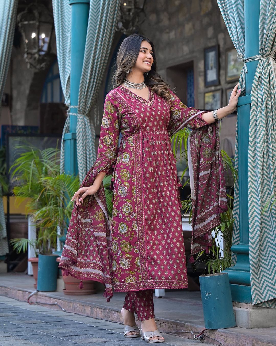 Women Cotton Magenta Embroidery kurta pant and Dupatta set