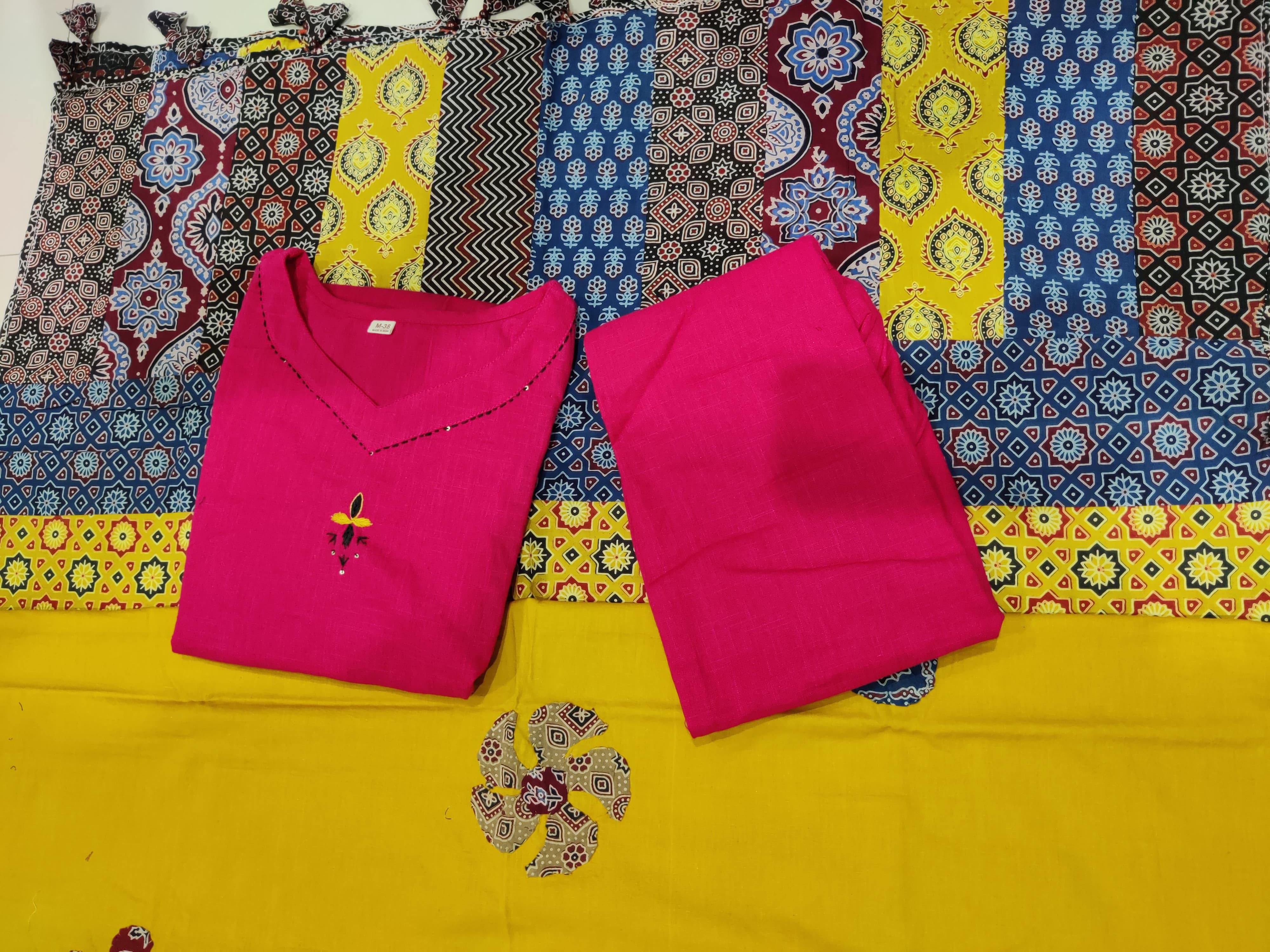 Women Cotton Pink Sleeveless Kurta Pant and Dupatta set