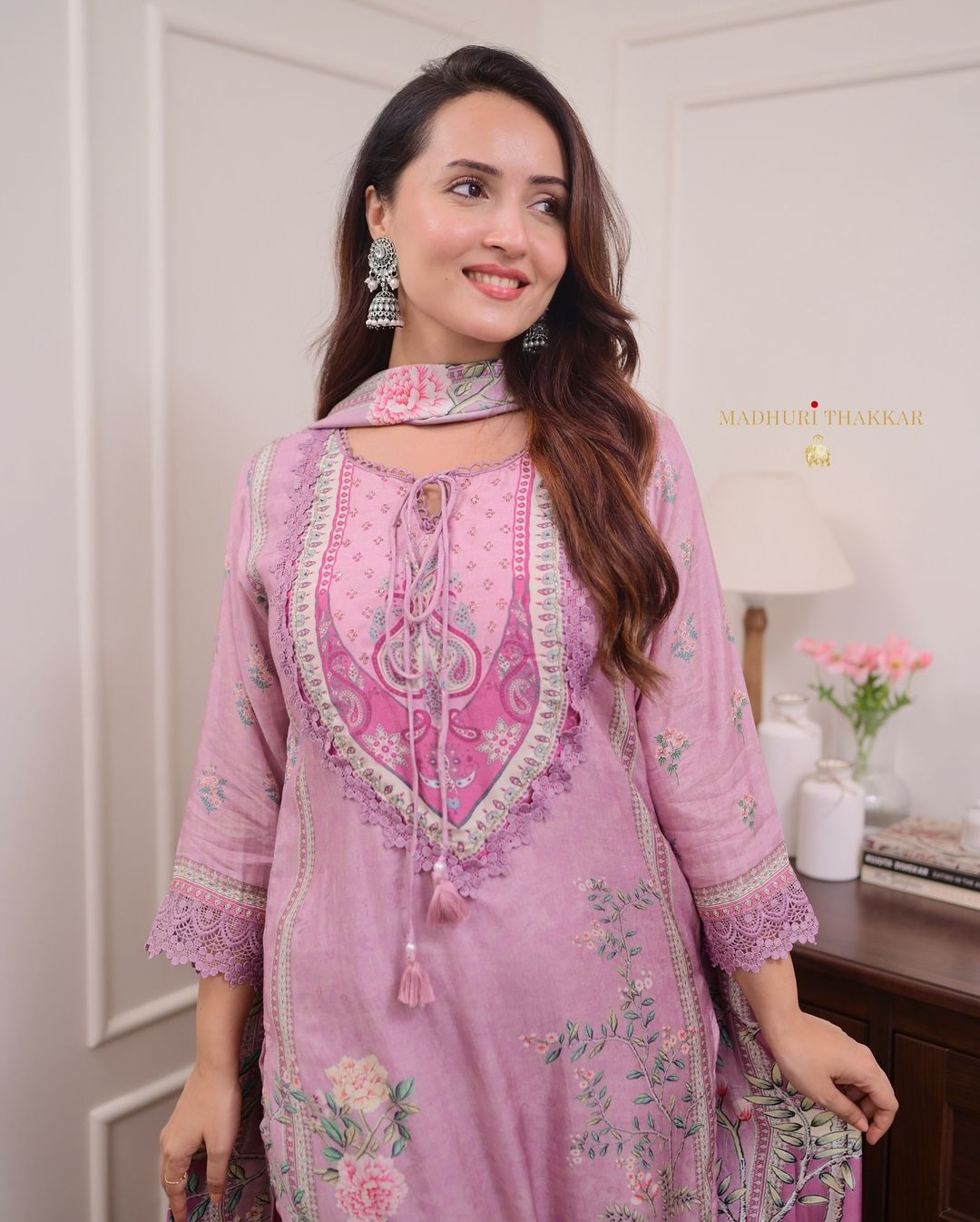 Women Lilac Muslin Pakistani Kurta Pant and Chanderi Dupatta set