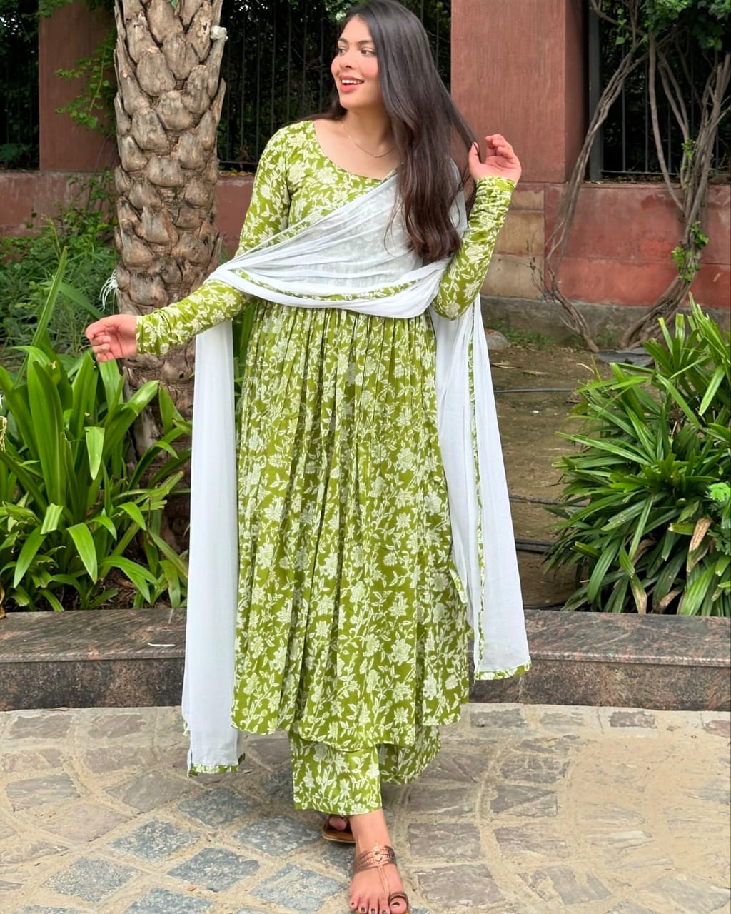 Women Cotton Green Kurta Pant and Dupatta set