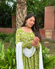 Women Cotton Green Kurta Pant and Dupatta set