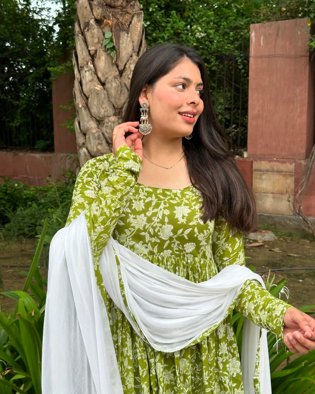 Women Cotton Green Kurta Pant and Dupatta set