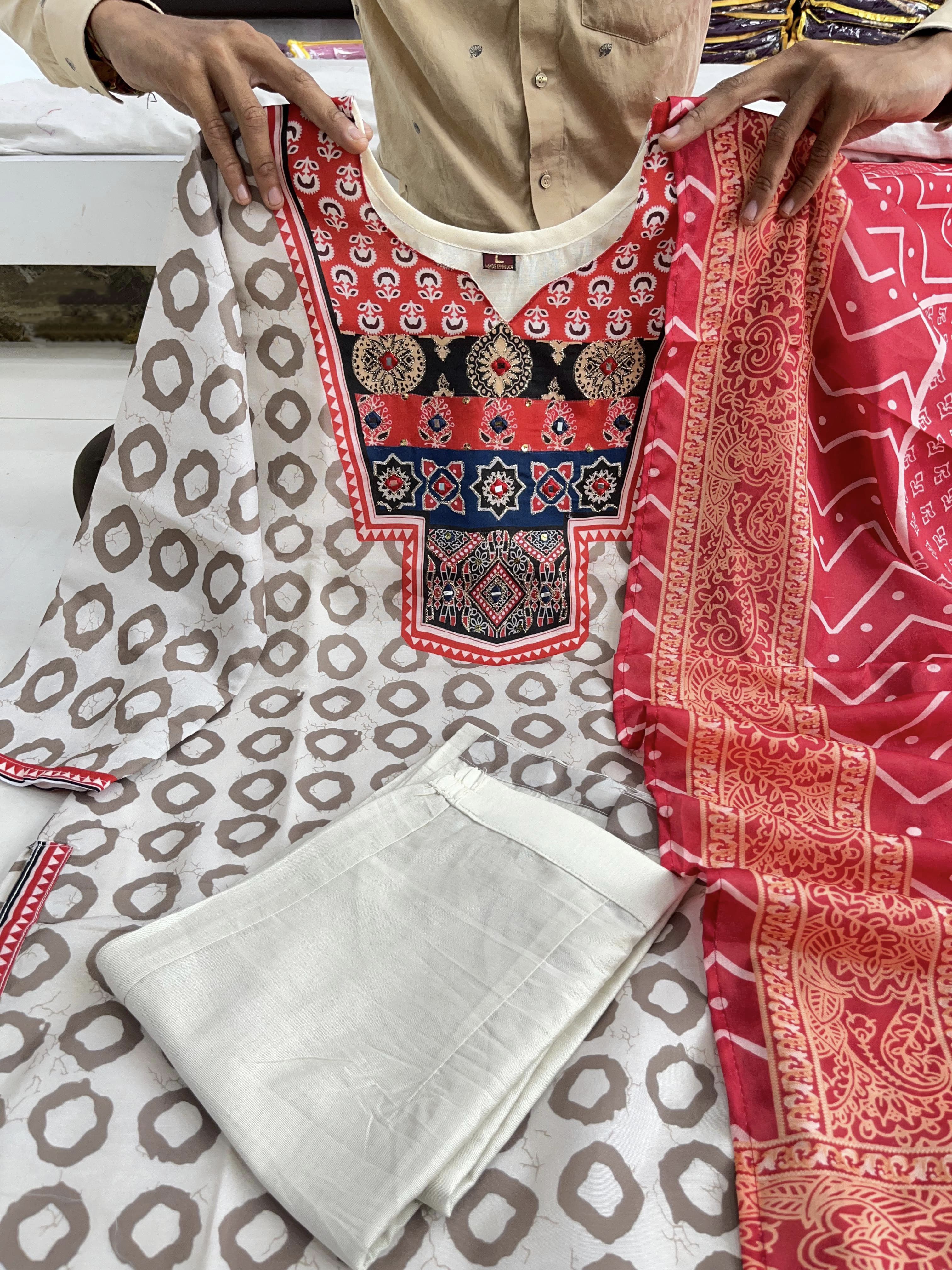 Women Muslin Kurta Pant and Dupatta set