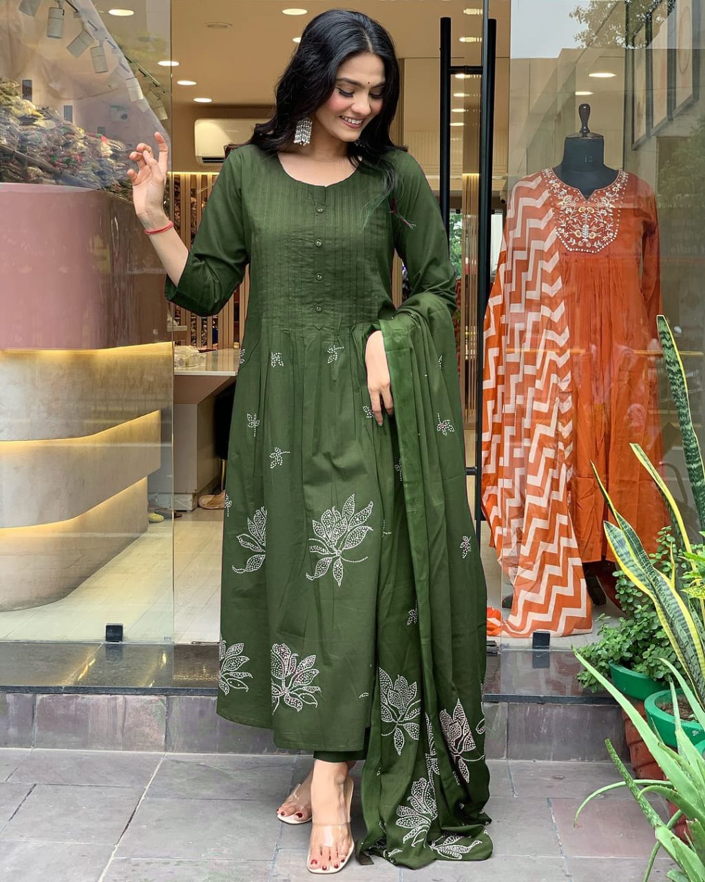 Women Cotton Green Kurta Pant and Dupatta set