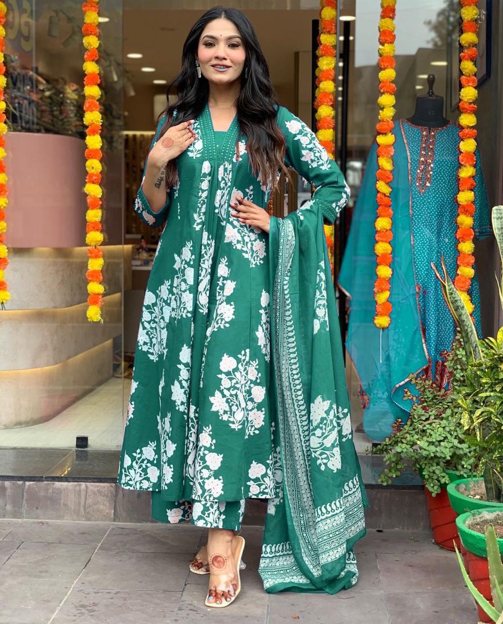 Women Cotton Green Kurta Pant and Dupatta set