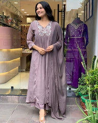 Women Lilac Cotton Kurta Pant and Dupatta set