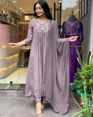 Women Lilac Cotton Kurta Pant and Dupatta set