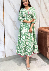 Women Green printed floral Cotton Middi Gown