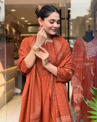 Women Orange Zari Cotton Kurta Pant and Mulmul Dupatta set