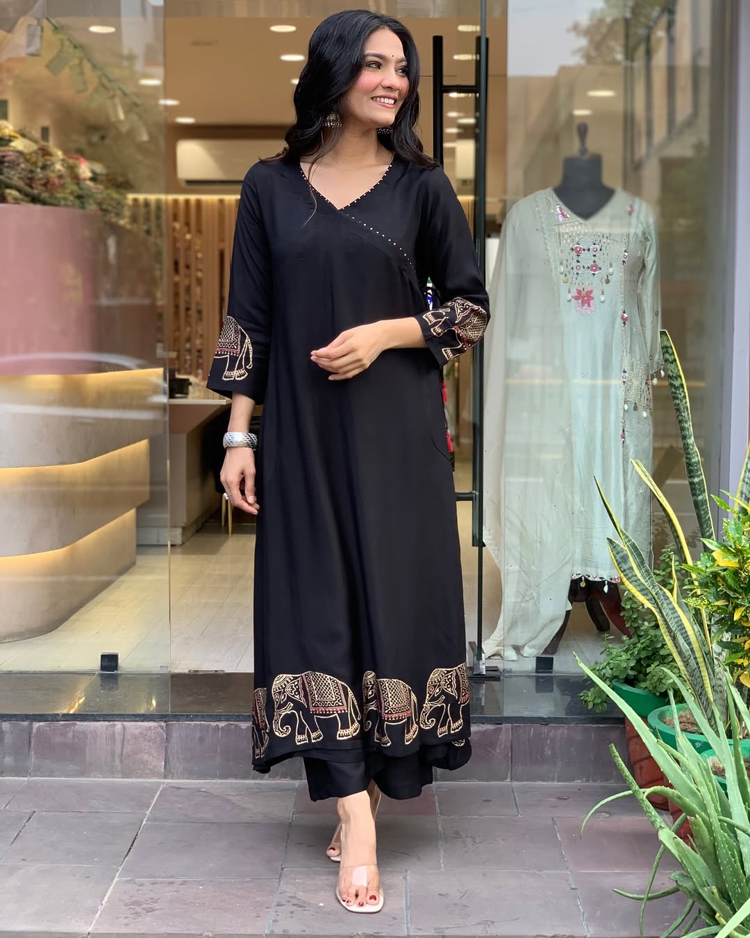 Women Black Cotton Hathi Kurta Pant set