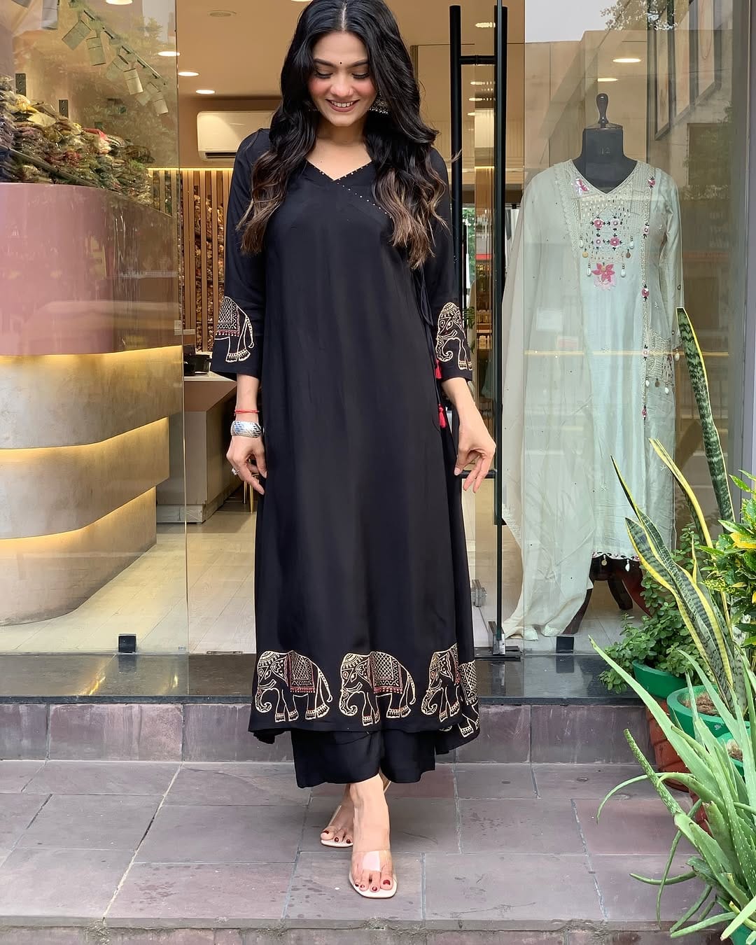 Women Black Cotton Hathi Kurta Pant set