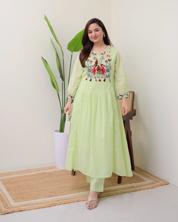 Women Green Cotton Embroidery Kurta Pant set