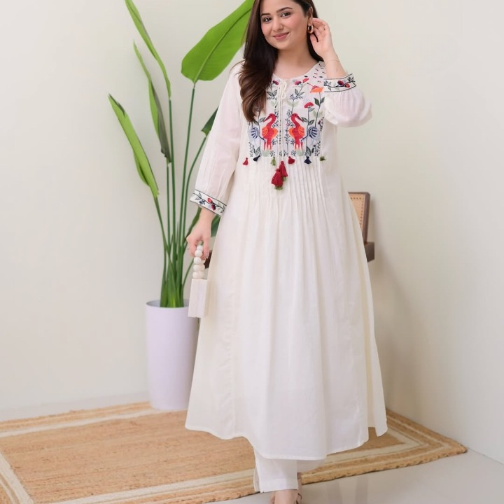 Women White Cotton Embroidery Kurta Pant set