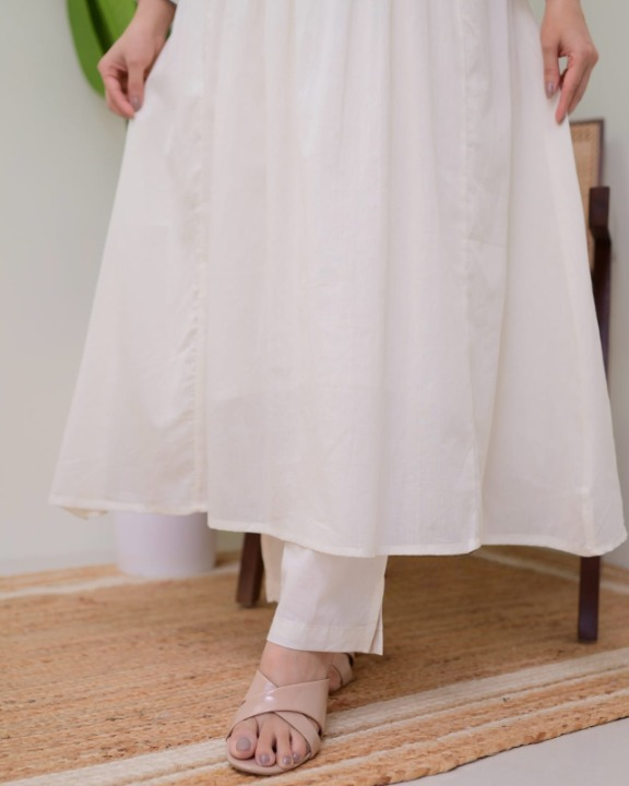 Women White Cotton Embroidery Kurta Pant set