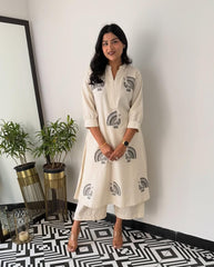 Women Off-White Cotton Embroidery Cock Kurta Pant set