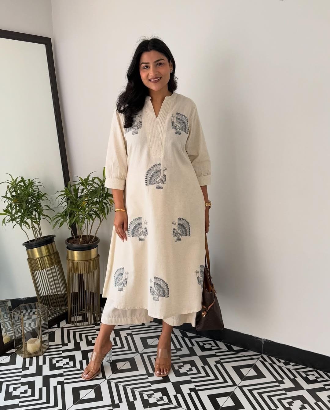 Women Off-White Cotton Embroidery Cock Kurta Pant set