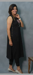 Women Black Embroidery Rose Kurta Pant set