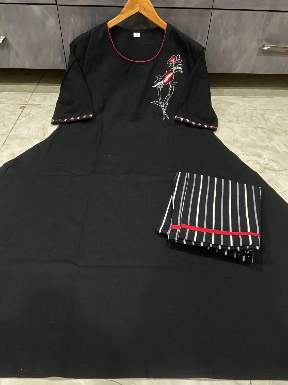 Women Black Cotton Hand Embroidery Kurta Pant set