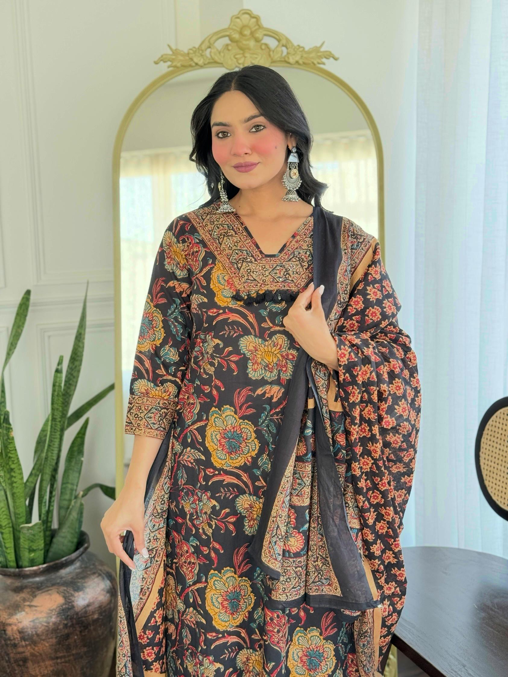Women Multicolor Cotton Tussle Kurta Pant and Dupatta set