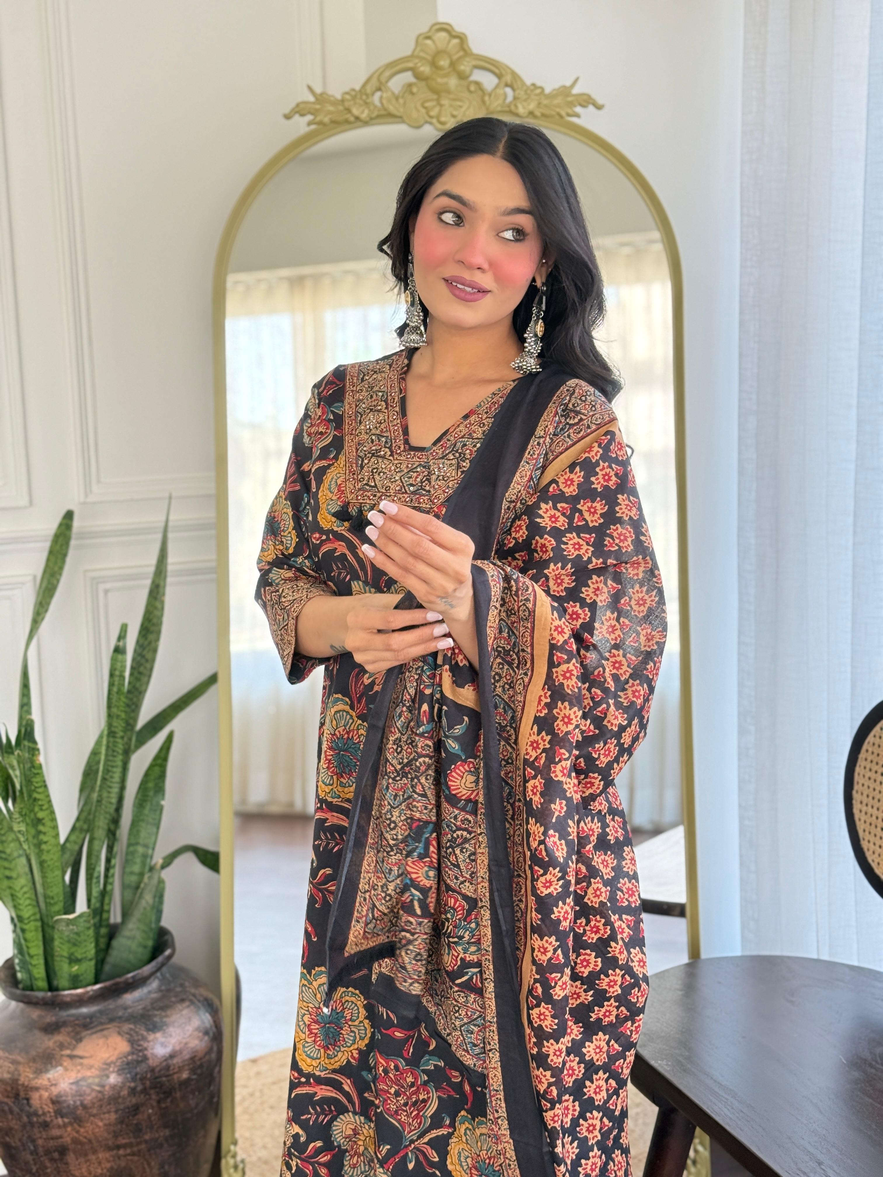 Women Multicolor Cotton Tussle Kurta Pant and Dupatta set