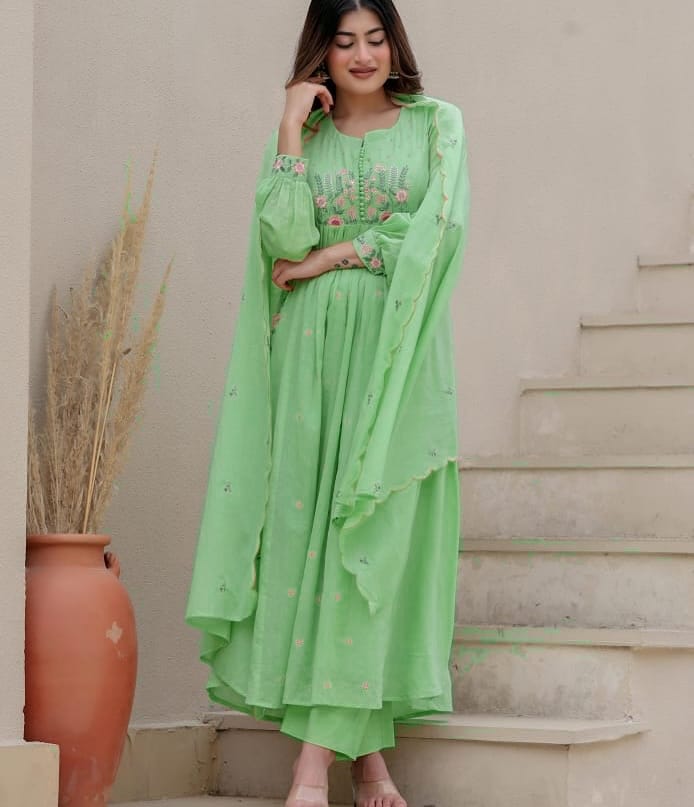 Women Green Super Dyeing Cotton Kurta Pant and Dupatta set