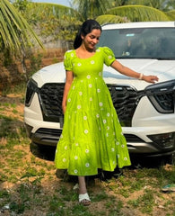 Women Green Cotton Dazy Flower Middi Gown