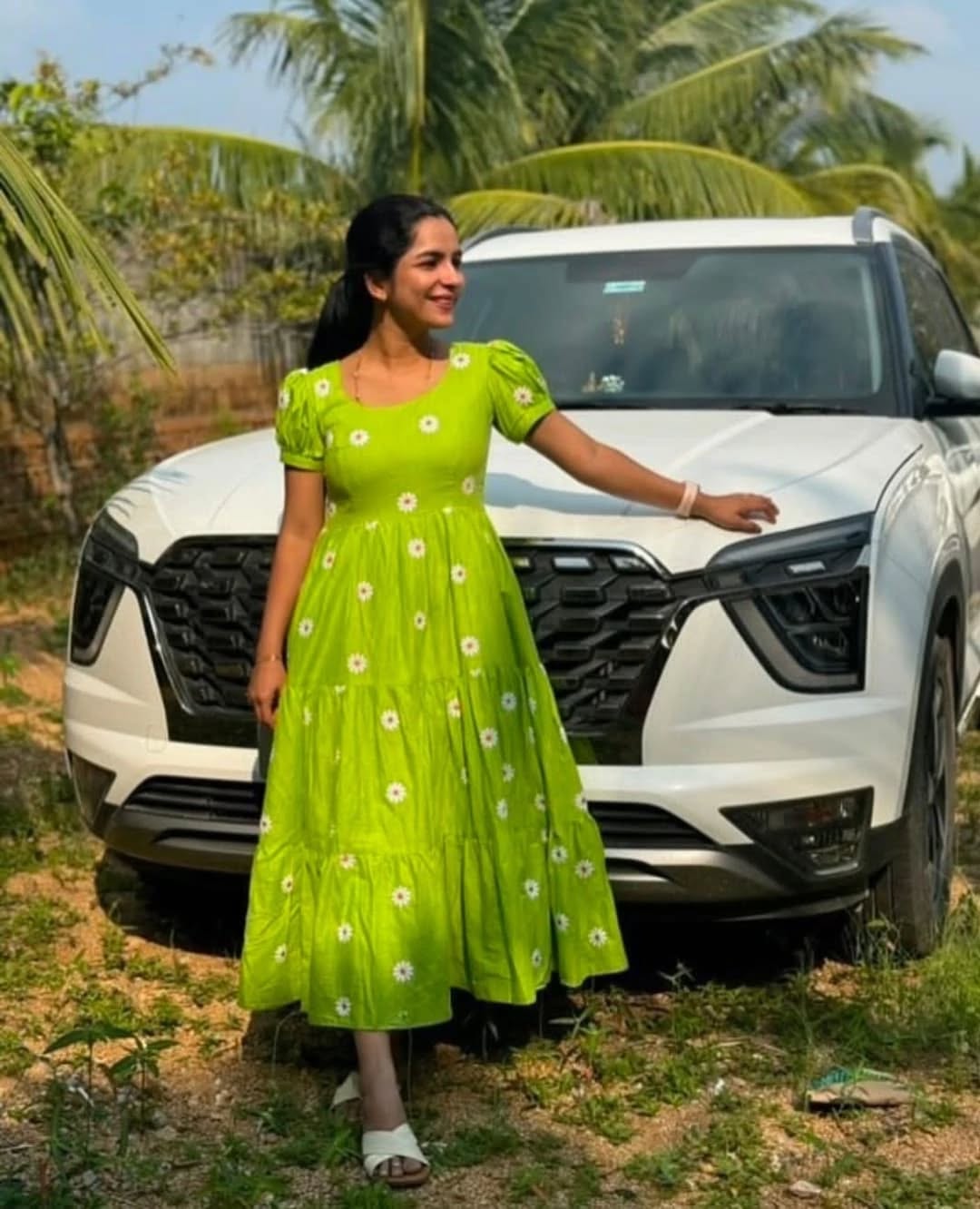 Women Green Cotton Dazy Flower Middi Gown