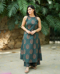 Women Dark Green Cotton Womanhood Kurta Palazzo set