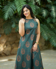 Women Dark Green Cotton Womanhood Kurta Palazzo set