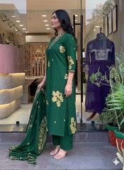 Women Green Cotton Day-Dreamy Kurta Pant and Dupatta set