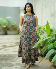 Women Blue Cotton Womanhood Rangoli Kurta Pant set