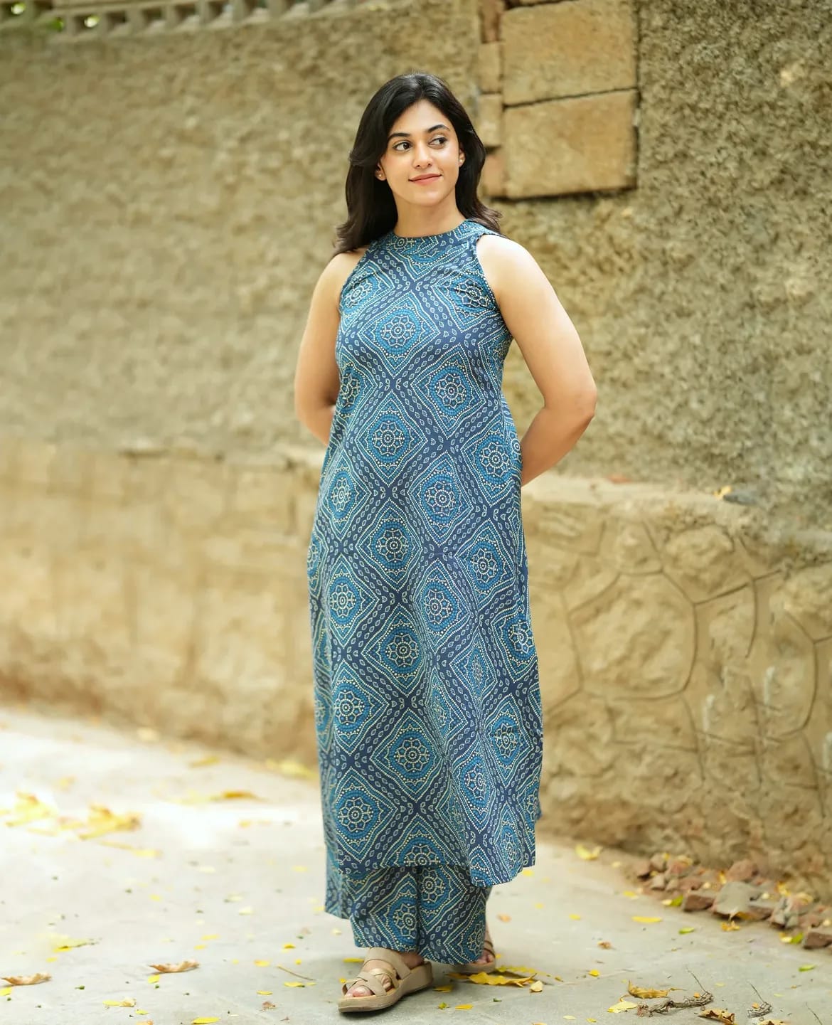 Women Blue Cotton Womanhood Squares Kurta Pant set