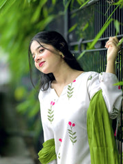 Women White Cotton Berry Kurta Pant and Green Dupatta set